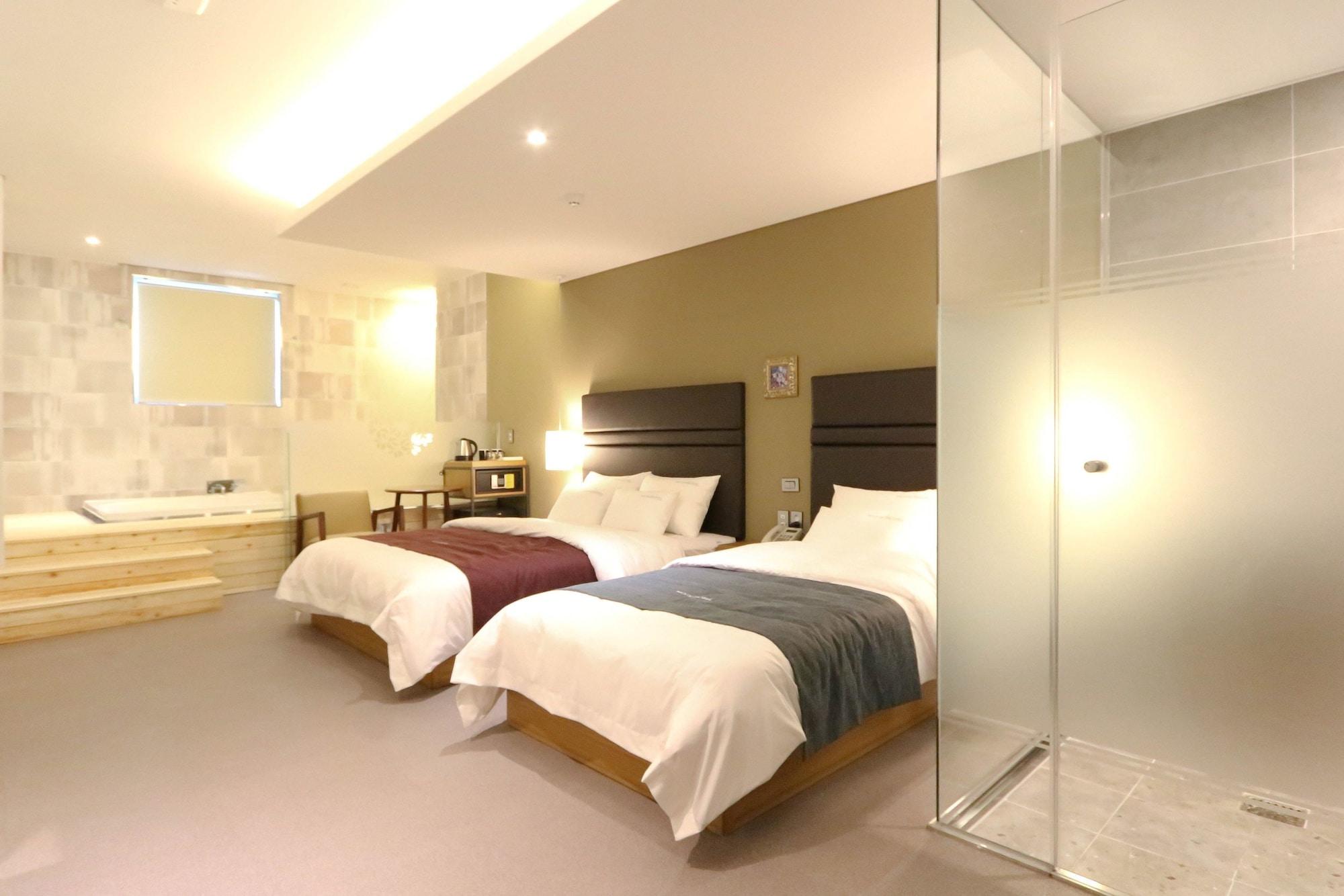 Best In City Hotel Пусан Екстер'єр фото
