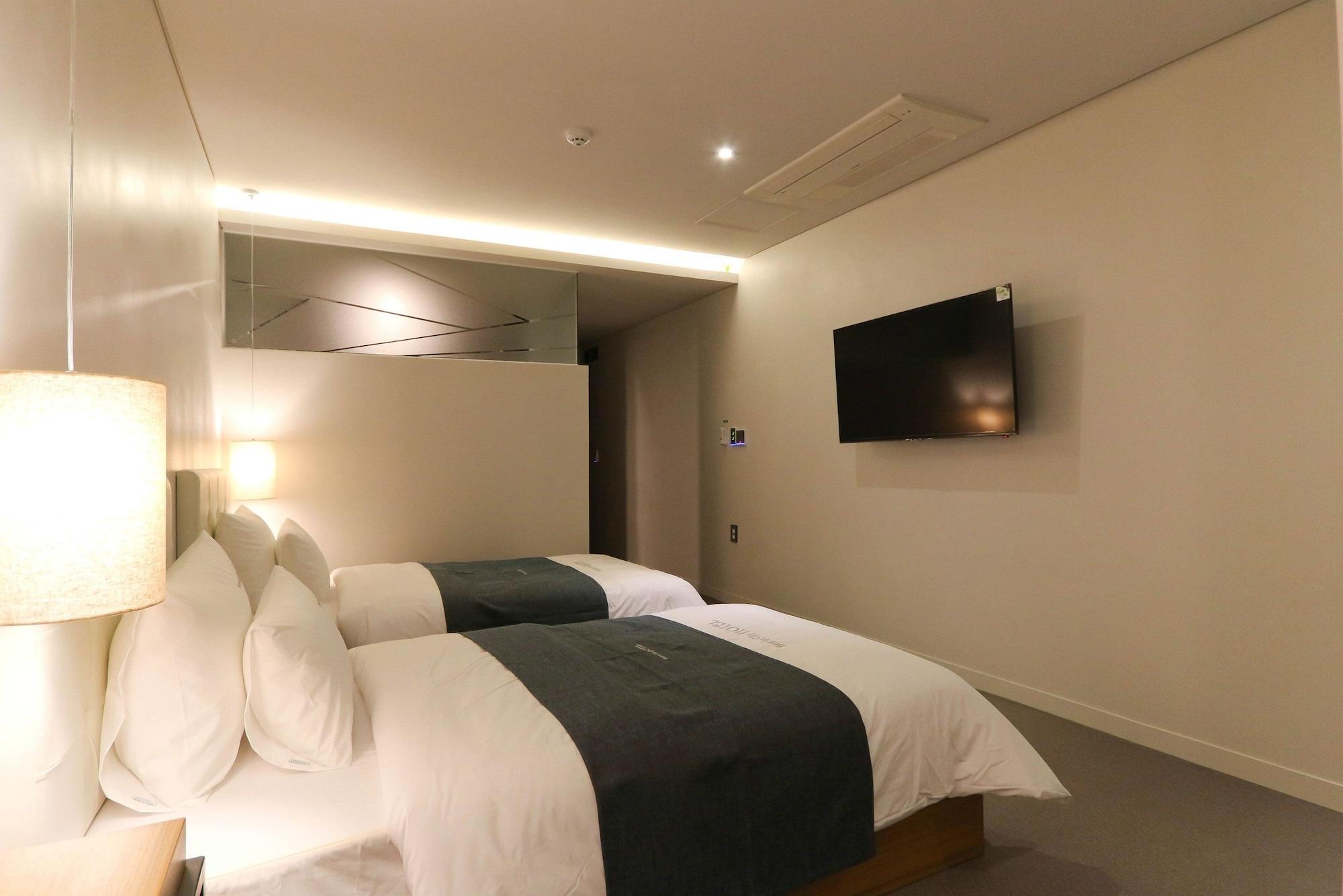 Best In City Hotel Пусан Екстер'єр фото