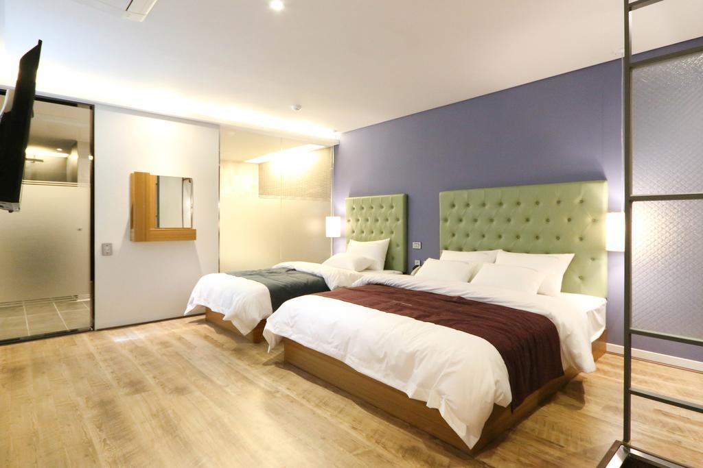 Best In City Hotel Пусан Екстер'єр фото